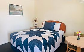 Golden West Motel